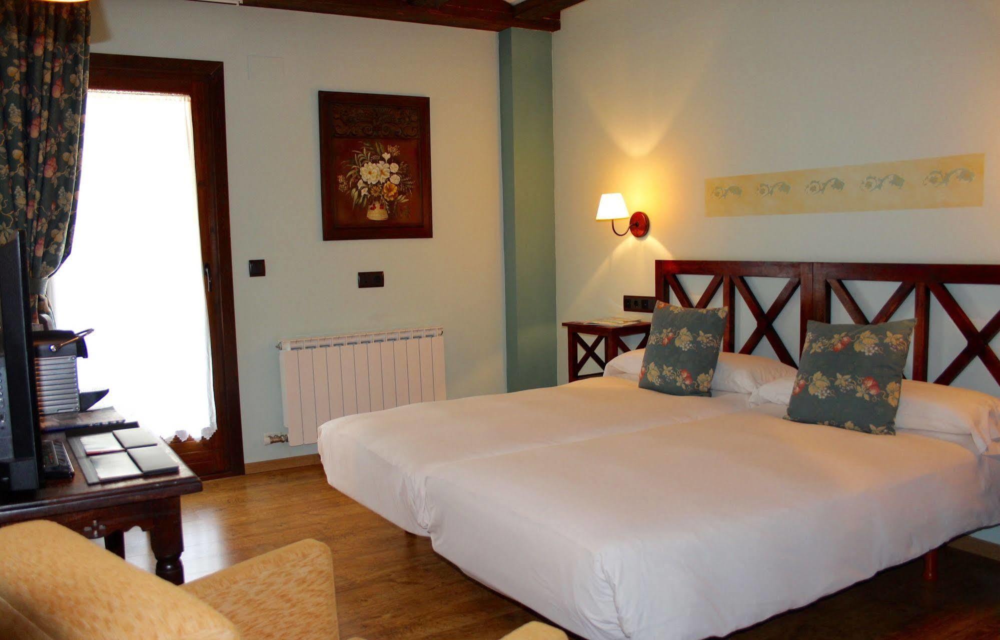 Hotel Casa Arcas Vilanova i la Geltrú Extérieur photo