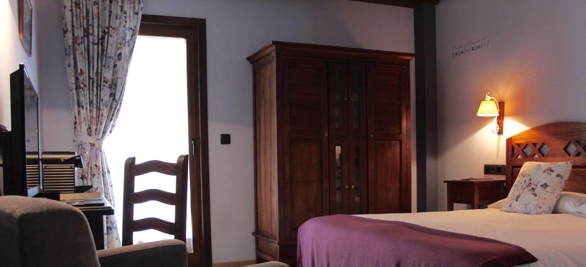 Hotel Casa Arcas Vilanova i la Geltrú Extérieur photo