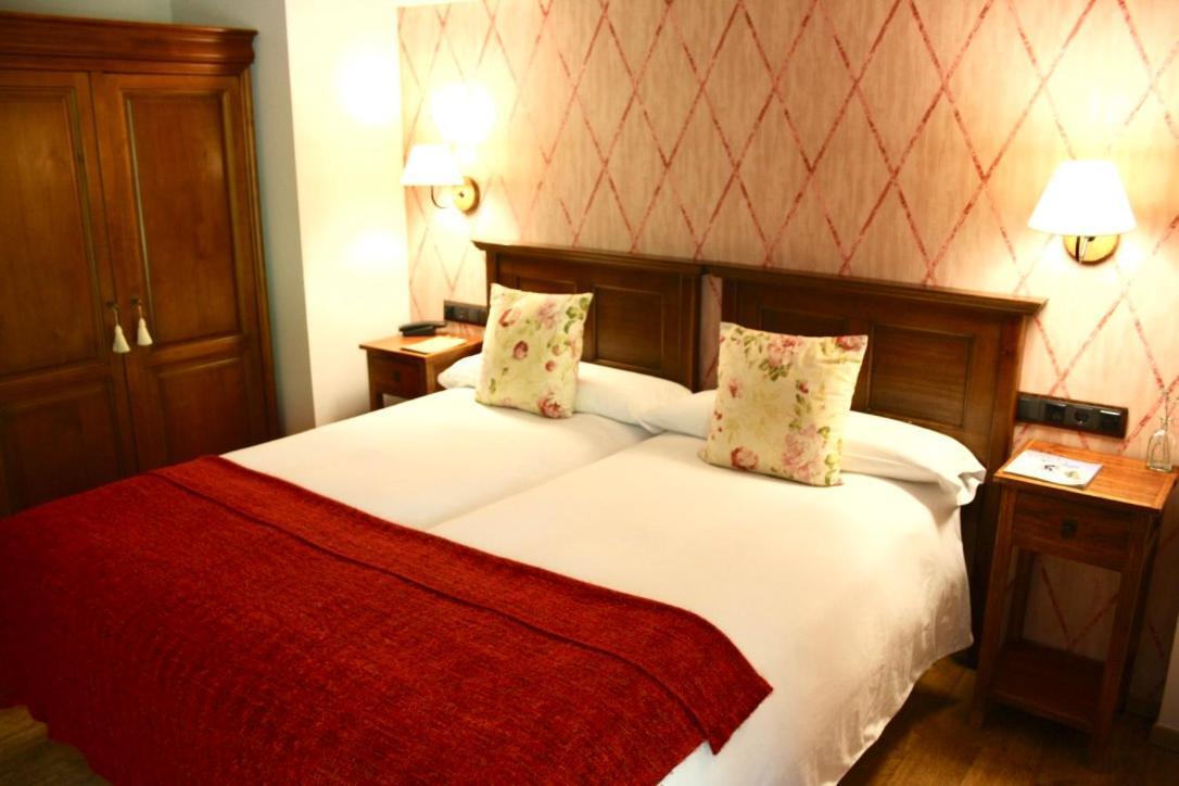 Hotel Casa Arcas Vilanova i la Geltrú Extérieur photo